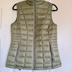 Columbia 590 TurboDown Puffer Vest Green Small
